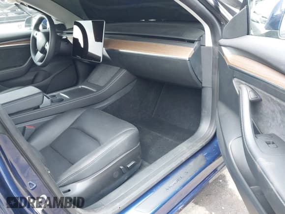 ✅ 2023 Tesla Model 3 Long Range • VIN: 5YJ3E1EB1PF667685 • Lot: 42106399. Wystawiony na IAAI z przebiegiem 7 544 mil. Bezpłatny archiwum sprzedaży aukcyjnych z USA i szczegółowy raport historii pojazdu na DreamBid. Zdjęcie 5.