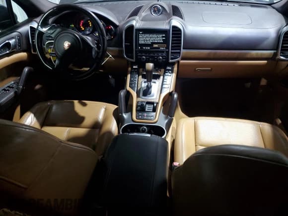 ✅ 2013 Porsche Cayenne • VIN: WP1AA2A23DLA01126 • Lot: 86883495. Wystawiony na Copart z przebiegiem 151 309 mil. Bezpłatny archiwum sprzedaży aukcyjnych z USA i szczegółowy raport historii pojazdu na DreamBid. Zdjęcie 8.