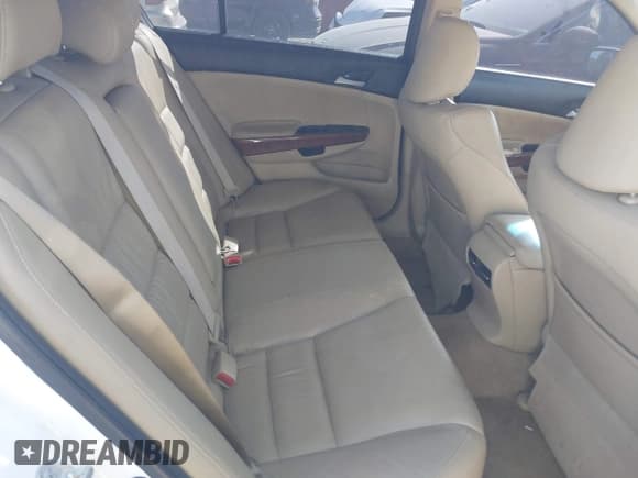 ✅ 2011 Honda Accord EX-L • VIN: 1HGCP2F82BA142236 • Lot: 43515405. Wystawiony na IAAI z przebiegiem 95 819 mil. Bezpłatny archiwum sprzedaży aukcyjnych z USA i szczegółowy raport historii pojazdu na DreamBid. Zdjęcie 8.