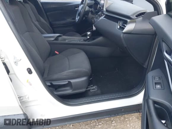 ✅ 2019 Toyota C-HR XLE • VIN: NMTKHMBX9KR074938 • Lot: 43491886. Listed on IAAI with 126,434 mi. Free auction sales archive from the USA and detailed vehicle history report at DreamBid. Image 5.