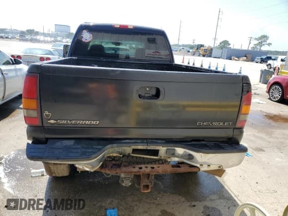 ✅ 2002 Chevrolet Silverado 2500HD LS • VIN: 1GCHK23102F182568 • Lot: 71719394. Listed on Copart with Not provided. Free auction sales archive from the USA and detailed vehicle history report at DreamBid. Image 6.
