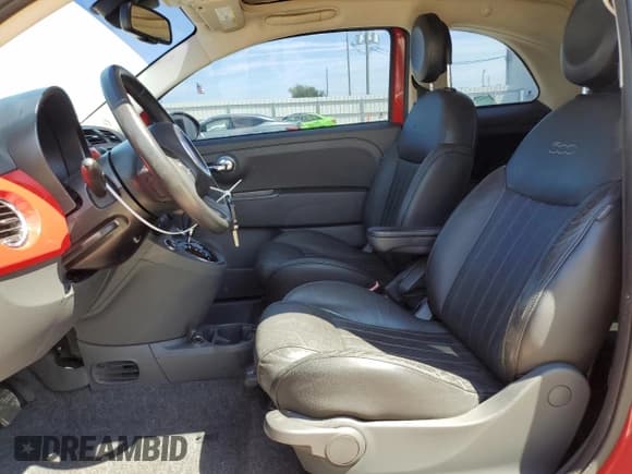 ✅ 2012 FIAT 500 Gucci • VIN: 3C3CFFER2CT118892 • Lot: 80903065. Wystawiony na Copart z przebiegiem 126 245 mil. Bezpłatny archiwum sprzedaży aukcyjnych z USA i szczegółowy raport historii pojazdu na DreamBid. Zdjęcie 7.