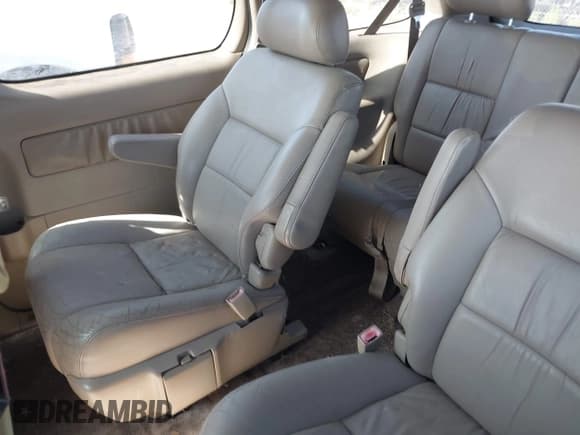 ✅ 2000 Toyota Sienna LE • VIN: 4T3ZF13C2YU245164 • Lot: 42699730. Wystawiony na IAAI z przebiegiem 248 104 mil. Bezpłatny archiwum sprzedaży aukcyjnych z USA i szczegółowy raport historii pojazdu na DreamBid. Zdjęcie 8.