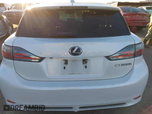 ✅ 2012 Lexus CT 200h Premium • VIN: JTHKD5BH7C2085763 • Lot: 43574198. Listed on IAAI with 203,205 mi. Free auction sales archive from the USA and detailed vehicle history report at DreamBid. Image 16.