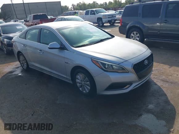✅ 2017 Hyundai Sonata SE • VIN: KMHE24L1XHA056864 • Lot: 43520740. Listed on IAAI with 244,524 mi. Free auction sales archive from the USA and detailed vehicle history report at DreamBid. Image 1.