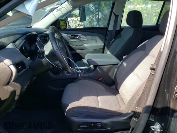 ✅ 2019 Chevrolet Traverse LT Cloth • VIN: 1GNEVGKW8KJ250317 • Lot: 49527954. Wystawiony na Copart z przebiegiem 135 231 mil. Bezpłatny archiwum sprzedaży aukcyjnych z USA i szczegółowy raport historii pojazdu na DreamBid. Zdjęcie 7.