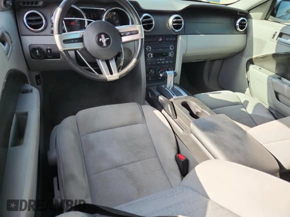 ✅ 2009 Ford Mustang • VIN: 1ZVHT80N295114874 • Лот: 70127945. Опубликован ранее на Copart с пробегом 175 432 миль. Бесплатный доступ к архиву аукционных продаж из США и подробный отчёт об истории автомобиля на DreamBid. Изображение 8.