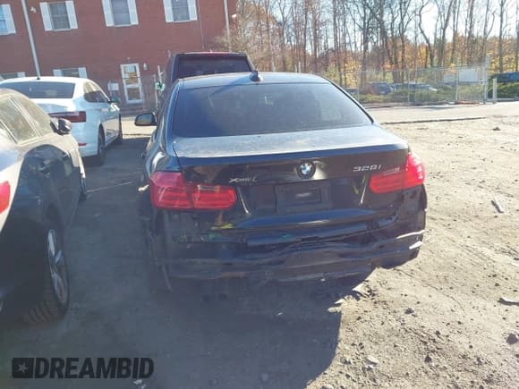 ✅ 2013 BMW 3 Series 328i xDrive • VIN: WBA3B5C55DP539042 • Лот: 43586826. Опубликован ранее на IAAI с пробегом 136 098 миль. Бесплатный доступ к архиву аукционных продаж из США и подробный отчёт об истории автомобиля на DreamBid. Изображение 16.