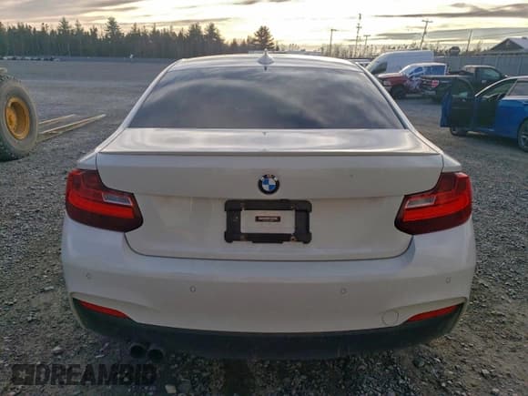 ✅ 2016 BMW 2 Series 228i • VIN: WBA1F5C52GV343670 • Lot: 93628905. Listed on Copart with 78,078 mi. Free auction sales archive from the USA and detailed vehicle history report at DreamBid. Image 6.