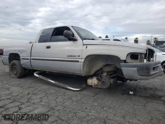 1999 Dodge 1500 с VIN 3B7HC13Z4XG207815, выставлен на аукционе Copart как лот 82229514 с пробегом Не указан миль и Списание • Salvage title. История ставок и продаж доступна на DreamBid. Изображение 4.
