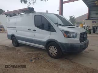 ✅ 2017 Ford Transit • VIN: 1FTYR1YM9HKB18814 • Lot: 42540293. Wystawiony na IAAI z przebiegiem 202 306 mil. Bezpłatny archiwum sprzedaży aukcyjnych z USA i szczegółowy raport historii pojazdu na DreamBid. Zdjęcie 1.