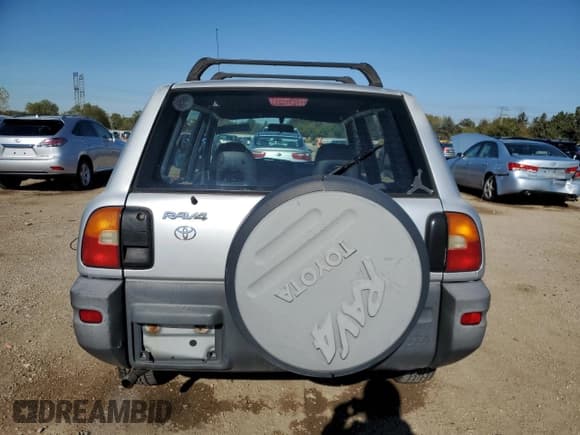 ✅ 1997 Toyota RAV4 • VIN: JT3GP10V9V7017801 • Lot: 85744895. Wystawiony na Copart z przebiegiem 246 766 mil. Bezpłatny archiwum sprzedaży aukcyjnych z USA i szczegółowy raport historii pojazdu na DreamBid. Zdjęcie 6.