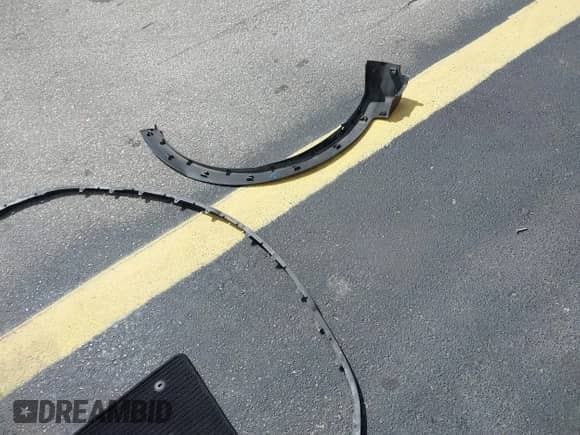 2018 Hyundai Santa Fe 2.4L z VIN 5XYZT3LB3JG541357, wystawiony jako IAAI lot #43481395 z przebiegiem 99 707 mil mil oraz . Historia ofert i sprzedaży dostępna na DreamBid. Obrazek 12.