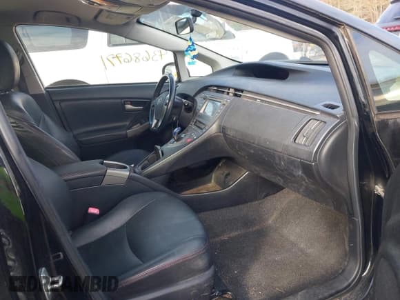 ✅ 2013 Toyota Prius Two • VIN: JTDKN3DU1D5585690 • Lot: 43686771. Listed on IAAI with 208,877 mi. Free auction sales archive from the USA and detailed vehicle history report at DreamBid. Image 5.