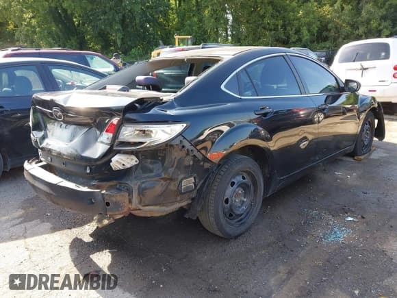 ✅ 2011 Mazda 6 i Sport • VIN: 1YVHZ8BH6B5M17651 • Lot: 42754318. Listed on IAAI with 250,899 mi. Free auction sales archive from the USA and detailed vehicle history report at DreamBid. Image 4.