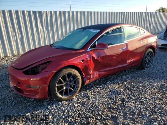 ✅ 2019 Tesla Model 3 Long Range • VIN: 5YJ3E1EB4KF464850 • Lot: 82259445. Wystawiony na Copart z przebiegiem 44 966 mil. Bezpłatny archiwum sprzedaży aukcyjnych z USA i szczegółowy raport historii pojazdu na DreamBid. Zdjęcie 1.