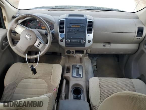 2011 Nissan Frontier SV z VIN 1N6AD0CU5BC423548, wystawiony jako Copart lot #56206055 z przebiegiem 153 490 mil mil oraz Czysty tytuł • Clean title. Historia ofert i sprzedaży dostępna na DreamBid. Obrazek 8.