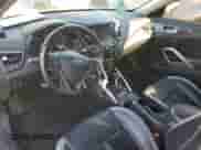 2015 Hyundai Veloster Turbo z VIN KMHTC6AE9FU233518, wystawiony jako Copart lot #70393013 z przebiegiem 86 344 mil mil oraz . Historia ofert i sprzedaży dostępna na DreamBid. Obrazek 8.