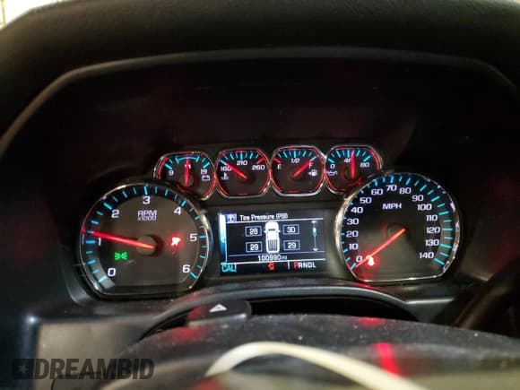 ✅ 2019 Chevrolet Silverado 1500 LT • VIN: 2GCVKPEC2K1190144 • Lot: 90080985. Wystawiony na Copart z przebiegiem 100 990 mil. Bezpłatny archiwum sprzedaży aukcyjnych z USA i szczegółowy raport historii pojazdu na DreamBid. Zdjęcie 9.