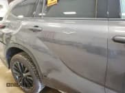 ✅ 2024 Toyota Highlander XLE • VIN: 5TDKDRBH9RS536704 • Lot: 63714504. Wystawiony na Copart z przebiegiem Nie podano. Bezpłatny archiwum sprzedaży aukcyjnych z USA i szczegółowy raport historii pojazdu na DreamBid. Zdjęcie 11.