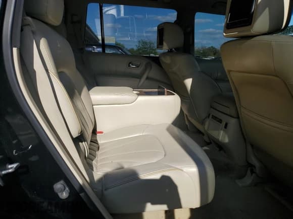 ✅ 2011 Infiniti QX56 7-passenger • VIN: JN8AZ2NE3B9005738 • Лот: 81858605. Опубликован ранее на Copart с пробегом 156 323 миль. Бесплатный доступ к архиву аукционных продаж из США и подробный отчёт об истории автомобиля на DreamBid. Изображение 11.
