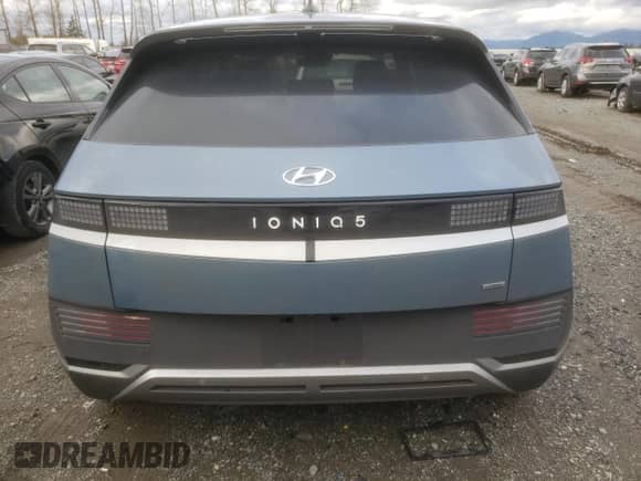 2023 Hyundai Ioniq 5 SE z VIN KM8KMDAF5PU214777, wystawiony jako Copart lot #39303114 z przebiegiem 5 713 mil mil oraz . Historia ofert i sprzedaży dostępna na DreamBid. Obrazek 6.