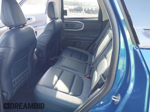 ✅ 2024 Ford Bronco Sport Outer Banks • VIN: 3FMCR9C61RRF36536 • Lot: 42363040. Wystawiony na IAAI z przebiegiem 5 789 mil. Bezpłatny archiwum sprzedaży aukcyjnych z USA i szczegółowy raport historii pojazdu na DreamBid. Zdjęcie 8.