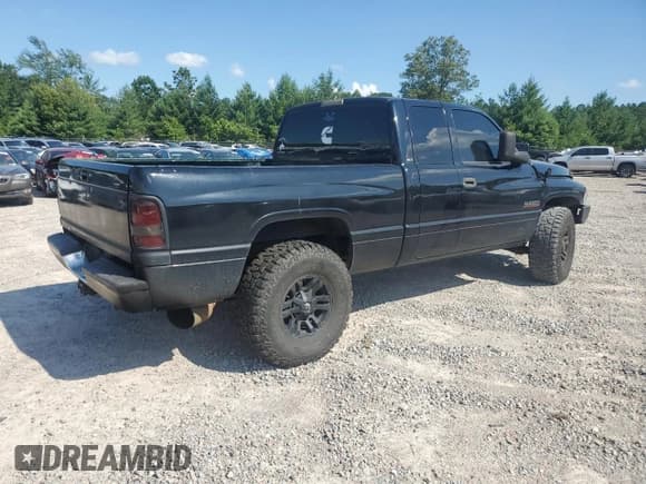 ✅ 2000 Dodge 2500 • VIN: 3B7KC2369YG159022 • Lot: 62839935. Listed on Copart with 267,277 mi. Free auction sales archive from the USA and detailed vehicle history report at DreamBid. Image 3.