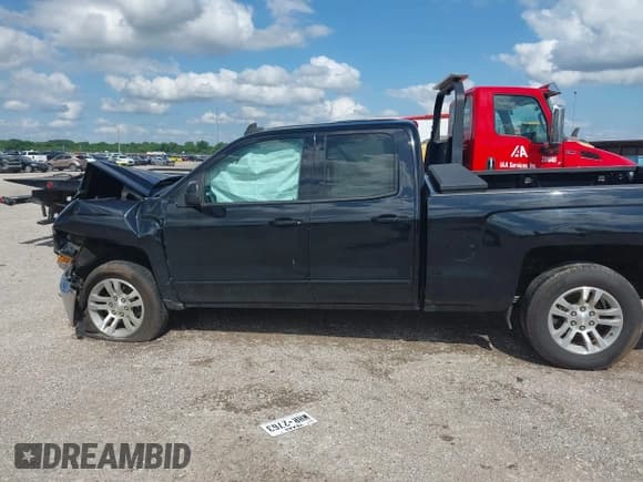 ✅ 2019 Chevrolet Silverado 1500 LT • VIN: 2GCRCPEC6K1208188 • Lot: 42327635. Wystawiony na IAAI z przebiegiem Nie podano. Bezpłatny archiwum sprzedaży aukcyjnych z USA i szczegółowy raport historii pojazdu na DreamBid. Zdjęcie 14.