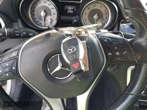 ✅ 2015 Mercedes-Benz GLA 250 • VIN: WDCTG4GB7FJ118745 • Lot: 43383161. Listed on IAAI with 124,600 mi. Free auction sales archive from the USA and detailed vehicle history report at DreamBid. Image 11.