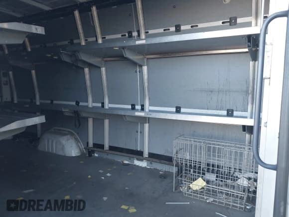 ✅ 2012 Mercedes-Benz Sprinter Cargo • VIN: WD3PE8CB7C5696482 • Lot: 43338712. Wystawiony na IAAI z przebiegiem 221 735 mil. Bezpłatny archiwum sprzedaży aukcyjnych z USA i szczegółowy raport historii pojazdu na DreamBid. Zdjęcie 8.