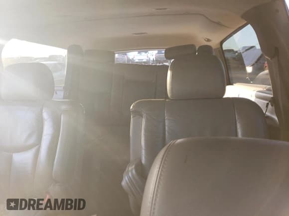 ✅ 2003 Chevrolet Suburban LT • VIN: 3GNEC16Z03G162100 • Лот: 84098134. Опубликован ранее на Copart с пробегом Не указан. Бесплатный доступ к архиву аукционных продаж из США и подробный отчёт об истории автомобиля на DreamBid. Изображение 10.