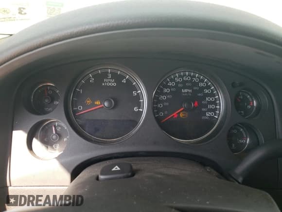 ✅ 2007 Chevrolet Suburban LT • VIN: 1GNFK16347J180235 • Lot: 68834864. Wystawiony na Copart z przebiegiem Nie podano. Bezpłatny archiwum sprzedaży aukcyjnych z USA i szczegółowy raport historii pojazdu na DreamBid. Zdjęcie 9.