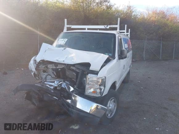 ✅ 2014 Ford Econoline Cargo Commercial • VIN: 1FTNE2EWXEDA69326 • Lot: 43748593. Wystawiony na IAAI z przebiegiem 139 521 mil. Bezpłatny archiwum sprzedaży aukcyjnych z USA i szczegółowy raport historii pojazdu na DreamBid. Zdjęcie 19.