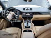 ✅ 2021 Porsche Cayenne E-Hybrid • VIN: WP1AE2AY2MDA24237 • Lot: 84265914. Wystawiony na Copart z przebiegiem 41 987 mil. Bezpłatny archiwum sprzedaży aukcyjnych z USA i szczegółowy raport historii pojazdu na DreamBid. Zdjęcie 8.