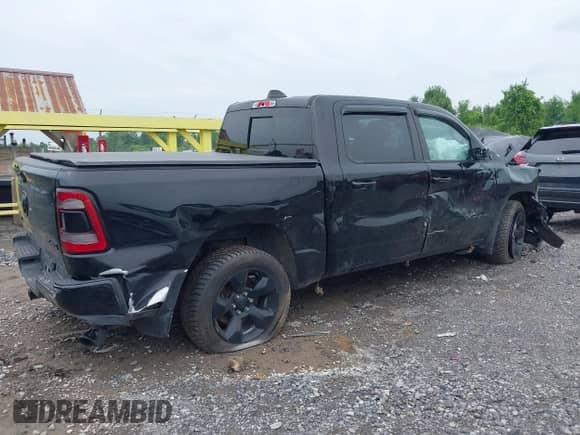 2019 Ram 1500 Big Horn z VIN 1C6SRFFT5KN510909, wystawiony jako IAAI lot #42685226 z przebiegiem 98 252 mil mil oraz . Historia ofert i sprzedaży dostępna na DreamBid. Obrazek 6.