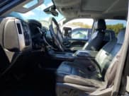 ✅ 2015 GMC Sierra 3500HD Denali • VIN: 1GT424E80FF562164 • Lot: 75744004. Wystawiony na Copart z przebiegiem 213 594 mil. Bezpłatny archiwum sprzedaży aukcyjnych z USA i szczegółowy raport historii pojazdu na DreamBid. Zdjęcie 7.