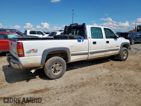 ✅ 2001 Chevrolet Silverado 2500HD LS • VIN: 1GCHK23U11F109606 • Lot: 66388275. Wystawiony na Copart z przebiegiem 189 342 mil. Bezpłatny archiwum sprzedaży aukcyjnych z USA i szczegółowy raport historii pojazdu na DreamBid. Zdjęcie 3.