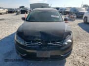 ✅ 2012 Volkswagen Passat S • VIN: 1VWAH7A36CC080788 • Lot: 82306045. Wystawiony na Copart z przebiegiem 166 289 mil. Bezpłatny archiwum sprzedaży aukcyjnych z USA i szczegółowy raport historii pojazdu na DreamBid. Zdjęcie 5.