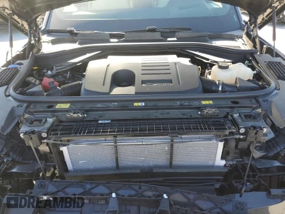 ✅ 2025 Land Rover Range Rover • VIN: SALK19F43SA266428 • Lot: 92714445. Listed on Copart with 7,710 mi. Free auction sales archive from the USA and detailed vehicle history report at DreamBid. Image 11.