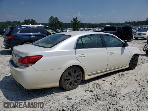 ✅ 2012 Toyota Avalon • VIN: 4T1BK3DB9CU446656 • Lot: 61375385. Listed on Copart with 280,952 mi. Free auction sales archive from the USA and detailed vehicle history report at DreamBid. Image 3.