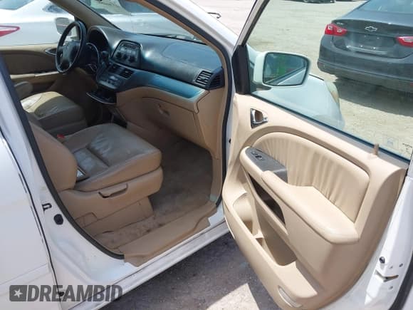 ✅ 2006 Honda Odyssey EX-L • VIN: 5FNRL38716B416425 • Lot: 42766088. Listed on IAAI with 168,178 mi. Free auction sales archive from the USA and detailed vehicle history report at DreamBid. Image 5.