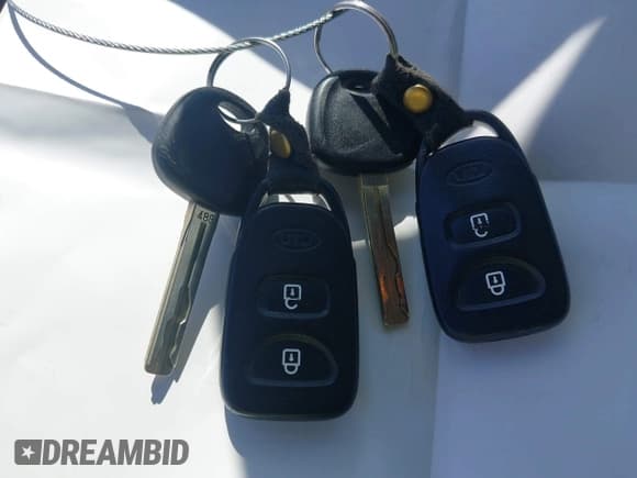 ✅ 2011 Kia Sorento LX • VIN: 5XYKT3A15BG107454 • Lot: 43462947. Wystawiony na IAAI z przebiegiem 115 530 mil. Bezpłatny archiwum sprzedaży aukcyjnych z USA i szczegółowy raport historii pojazdu na DreamBid. Zdjęcie 11.