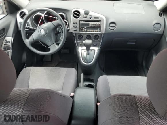 ✅ 2003 Pontiac Vibe • VIN: 5Y2SM64813Z438977 • Lot: 59441135. Wystawiony na Copart z przebiegiem 77 626 mil. Bezpłatny archiwum sprzedaży aukcyjnych z USA i szczegółowy raport historii pojazdu na DreamBid. Zdjęcie 8.