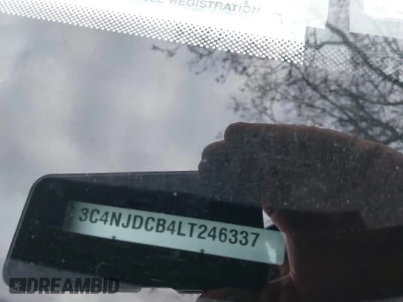 ✅ 2020 Jeep Compass Limited • VIN: 3C4NJDCB4LT246337 • Lot: 43676681. Listed on IAAI with 26,378 mi. Free auction sales archive from the USA and detailed vehicle history report at DreamBid. Image 17.