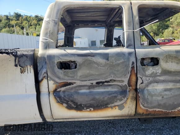 ✅ 2004 Chevrolet Silverado 2500HD LS • VIN: 1GCHK23254F252982 • Lot: 86218595. Wystawiony na Copart z przebiegiem Nie podano. Bezpłatny archiwum sprzedaży aukcyjnych z USA i szczegółowy raport historii pojazdu na DreamBid. Zdjęcie 10.