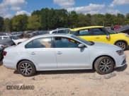 ✅ 2017 Volkswagen Jetta SE • VIN: 3VWDB7AJ7HM323415 • Лот: 43262542. Опубликован ранее на IAAI с пробегом 114 038 миль. Бесплатный доступ к архиву аукционных продаж из США и подробный отчёт об истории автомобиля на DreamBid. Изображение 13.
