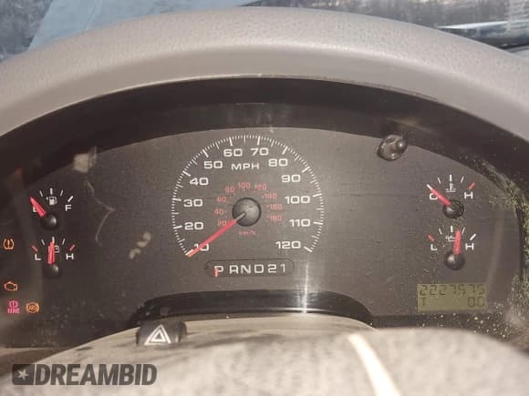 ✅ 2008 Ford F-150 XL • VIN: 1FTRF12W98KC49541 • Lot: 43881227. Wystawiony na IAAI z przebiegiem 222 757 mil. Bezpłatny archiwum sprzedaży aukcyjnych z USA i szczegółowy raport historii pojazdu na DreamBid. Zdjęcie 7.