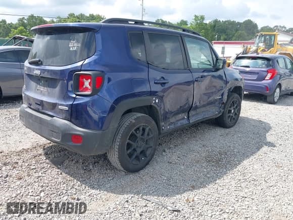 ✅ 2019 Jeep Renegade Altitude • VIN: ZACNJBBB3KPK08543 • Lot: 42826236. Listed on IAAI with 94,729 mi. Free auction sales archive from the USA and detailed vehicle history report at DreamBid. Image 4.