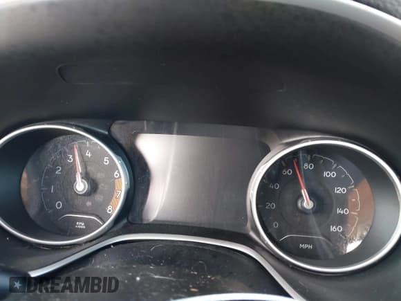 ✅ 2019 Jeep Compass Altitude • VIN: 3C4NJCBB7KT706519 • Lot: 41636111. Wystawiony na IAAI z przebiegiem Nie podano. Bezpłatny archiwum sprzedaży aukcyjnych z USA i szczegółowy raport historii pojazdu na DreamBid. Zdjęcie 7.